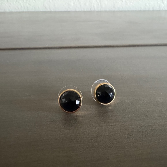 Black Stone Stud Earrings - Picture 3 of 3